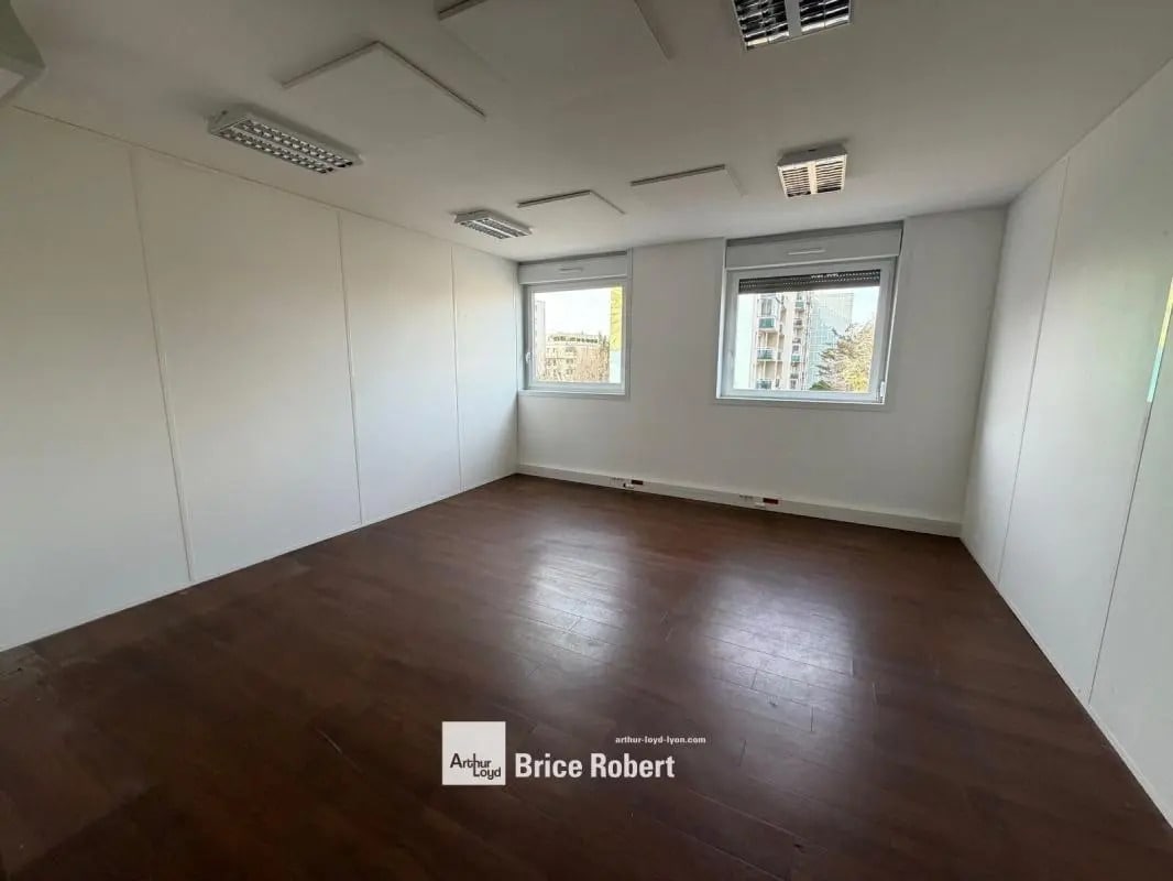 62-68 Cours Albert Thomas, Lyon for lease Interior Photo- Image 1 of 6