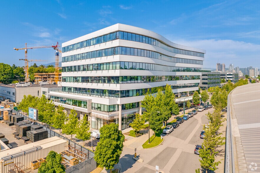 2889-2888 12th Av E, Vancouver, BC à louer - Photo du bâtiment - Image 1 de 16