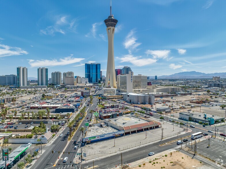 1700 S Las Vegas Blvd, Las Vegas, NV à vendre - Photo du b timent - Image 1 de 11