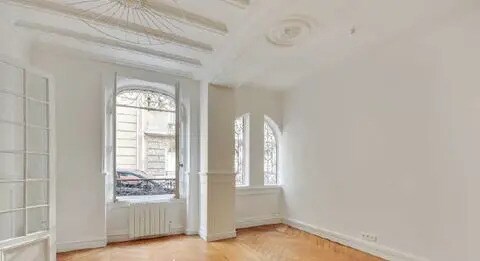 Office in Paris for lease - Building Photo - Image 3 of 8