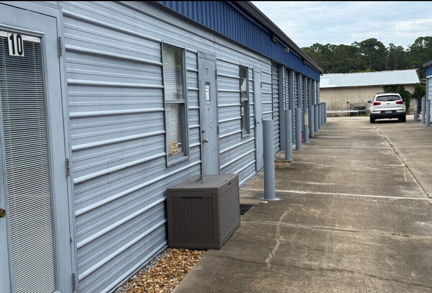 14 Utility Dr, Palm Coast, FL à louer - Photo du bâtiment - Image 1 de 32