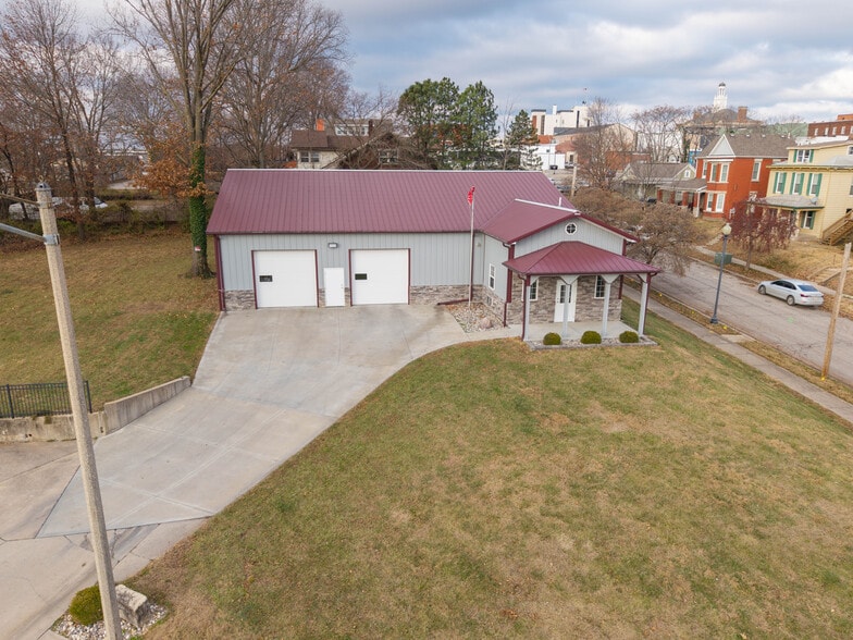 200 S Memorial Dr, Independence, MO for lease - Primary Photo - Image 1 of 19