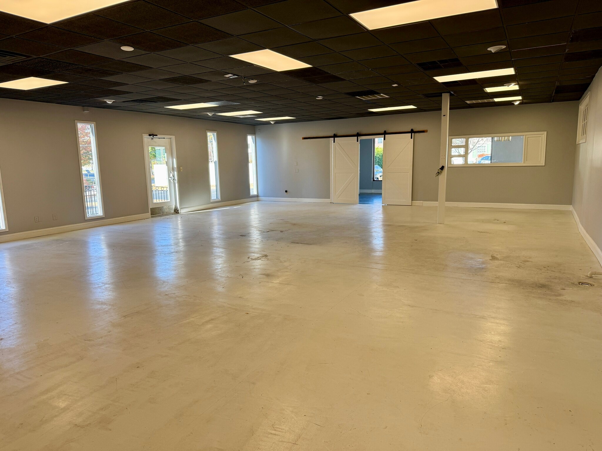 1107 N Main St, High Point, NC for lease Interior Photo- Image 1 of 9