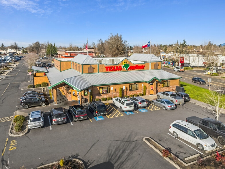 1060 Valley River Way, Eugene, OR for sale - Building Photo - Image 3 of 12