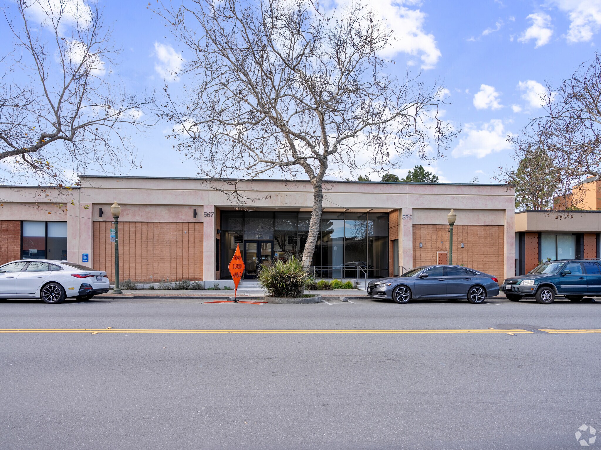 567 University Ave, Palo Alto, CA à louer Photo du bâtiment- Image 1 de 23