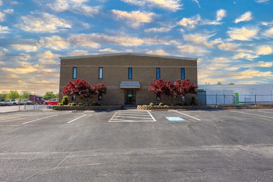 267 N Graham St, Bowling Green, KY for sale - Primary Photo - Image 1 of 25