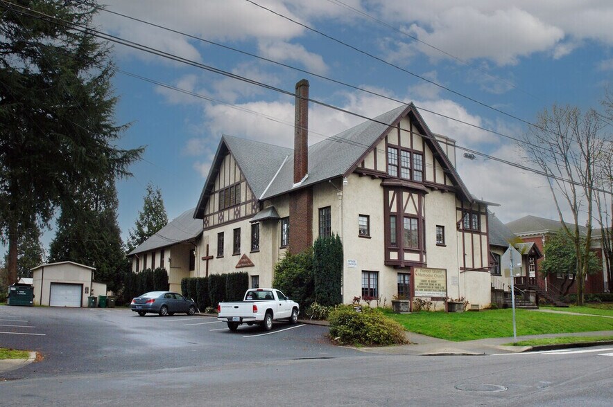 7528 N Charleston Ave, Portland, OR à vendre - Photo du bâtiment - Image 1 de 12