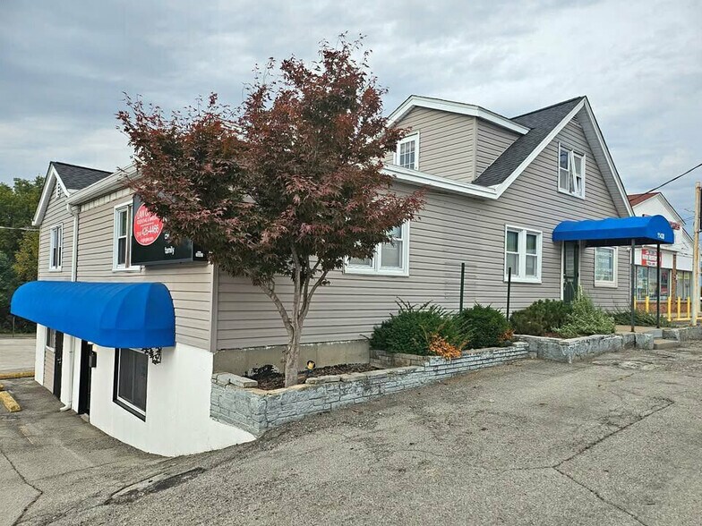 11430 Saint Charles Rock Rd, Bridgeton, MO à vendre - Photo du bâtiment - Image 2 de 8