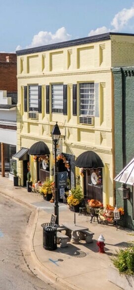 303 Main St, Edgefield, SC à vendre - Photo du bâtiment - Image 2 de 14