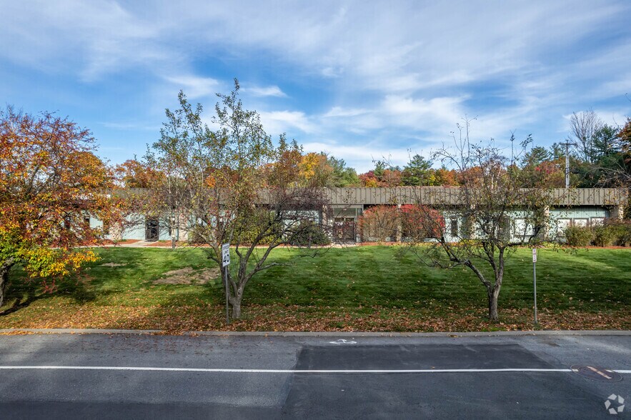 103-105 South St, Hopkinton, MA à louer - Photo du bâtiment - Image 3 de 5