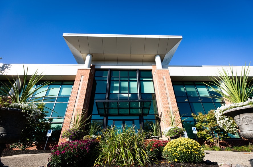 500 Colvin Woods Pky, Tonawanda, NY for lease - Building Photo - Image 1 of 8