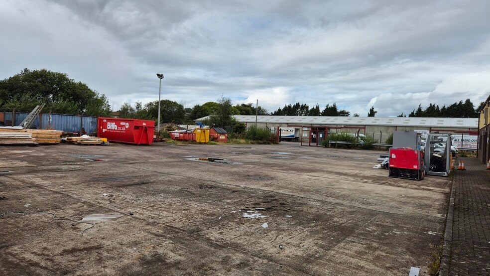 5 Ochil Dr, Falkirk for lease - Building Photo - Image 3 of 8