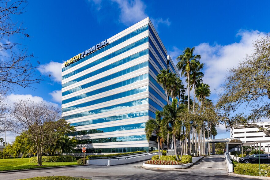 600 N Westshore Blvd, Tampa, FL à louer - Photo du bâtiment - Image 1 de 31