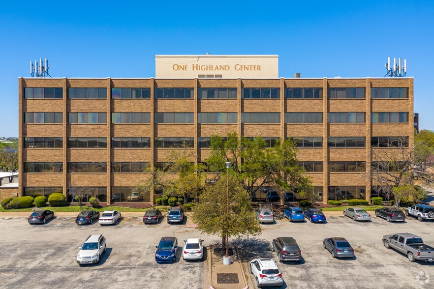 314 E Highland Mall Blvd, Austin, TX for lease - Building Photo - Image 3 of 7