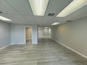 16521 San Carlos Blvd, Fort Myers, FL à louer Photo intérieure- Image 2 de 7