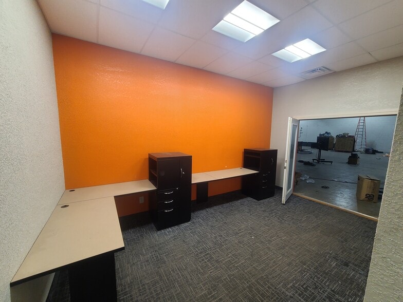 2360 N Nevada Ave, Minneapolis, MN for sale - Building Photo - Image 3 of 59