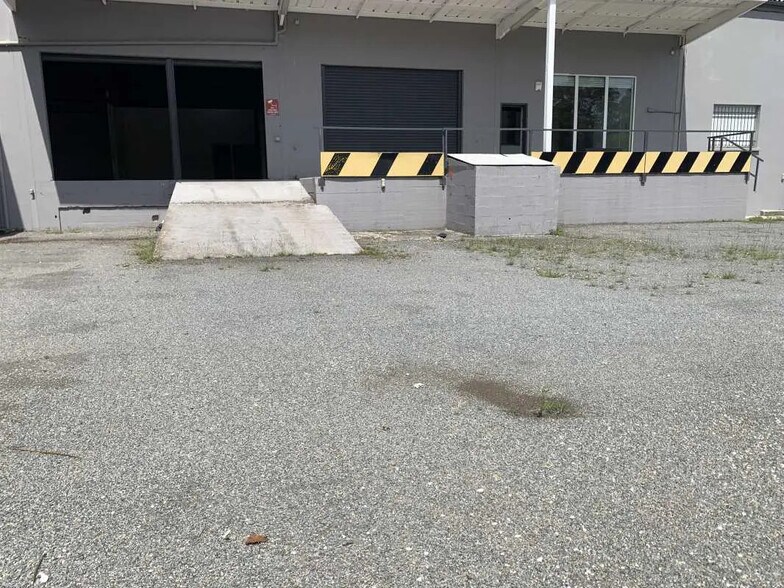 Bureau dans Lormont à louer - Photo du bâtiment - Image 2 de 12