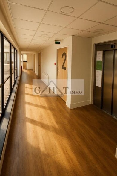 Bureau dans Ivry-sur-Seine à louer - Hall d’entrée - Image 2 de 3