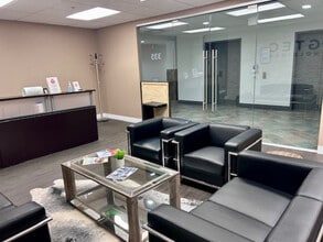 1726 Dolphin Av, Kelowna, BC for lease Interior Photo- Image 2 of 17