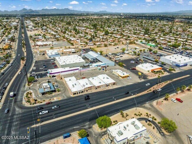 More details for 1106-1130 S Wilmot Rd, Tucson, AZ - Retail for Sale