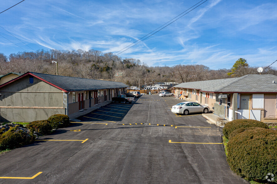 1204 Louisville Hwy, Goodlettsville, TN à vendre - Photo principale - Image 1 de 1