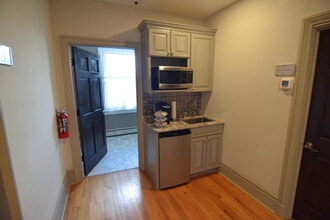 68 E Court St, Doylestown, PA à louer Photo intérieure- Image 2 de 3