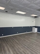 310-326 N Azusa Ave, Covina, CA à louer Photo intérieure- Image 2 de 4