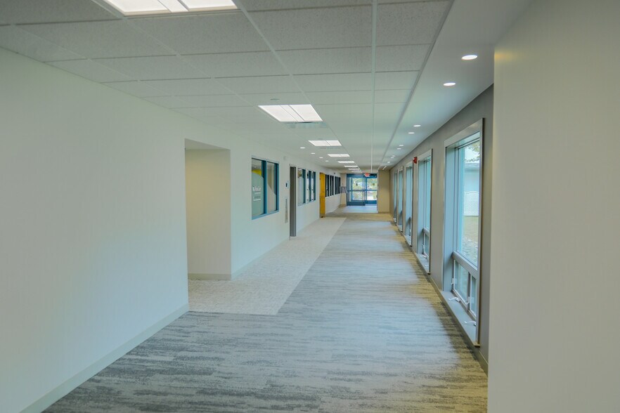 1001-1019 S Broad St, Lansdale, PA à louer - Photo intérieure - Image 2 de 7