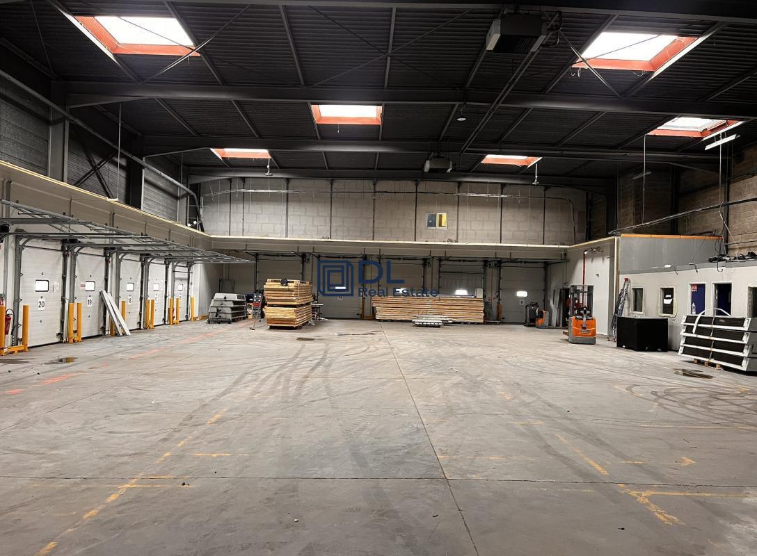 Industrial in Orly for lease Interior Photo- Image 1 of 12