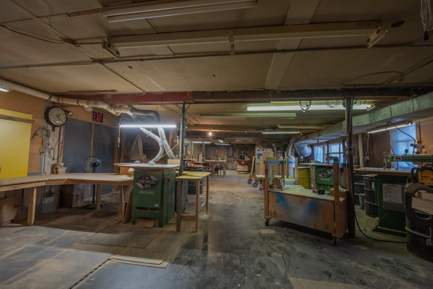 105 Hand ave, Elizabethtown, NY à vendre - Photo du bâtiment - Image 3 de 30