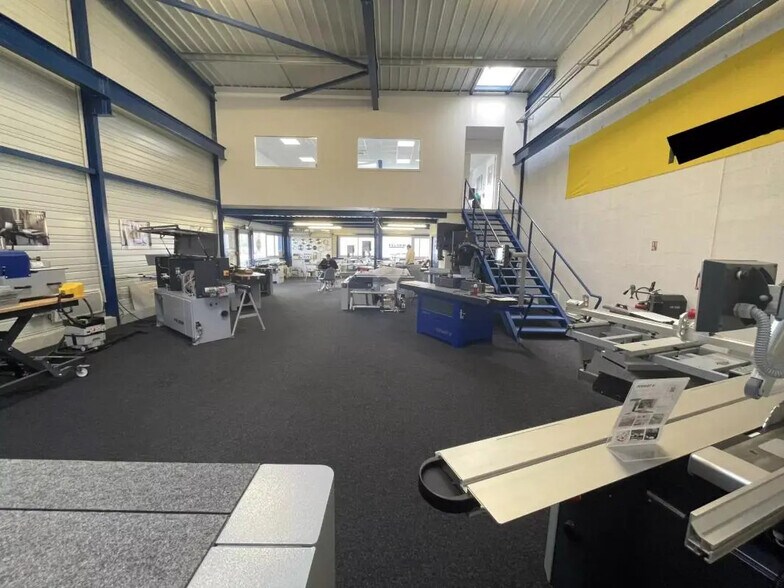 Flex dans SAINT-JEAN-D'ILLAC à louer - Photo intérieure - Image 3 de 9