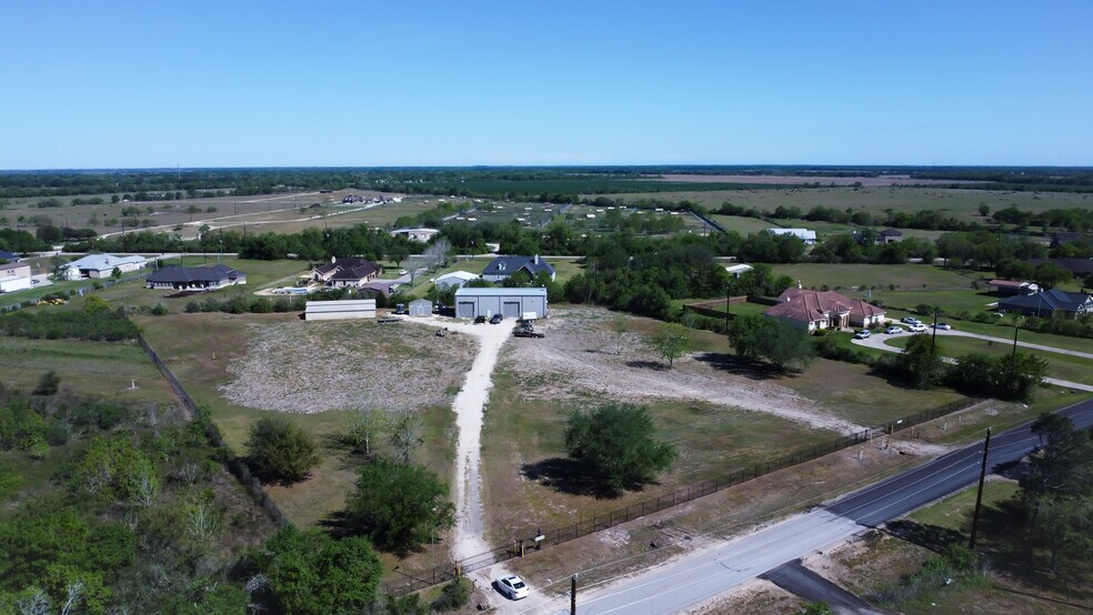 10703 Pursley Rd., Manvel, TX à vendre - Photo du bâtiment - Image 2 de 11