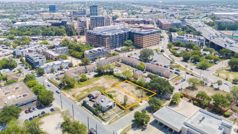 314 McLane St, San Antonio, TX à vendre - Photo du bâtiment - Image 2 de 4