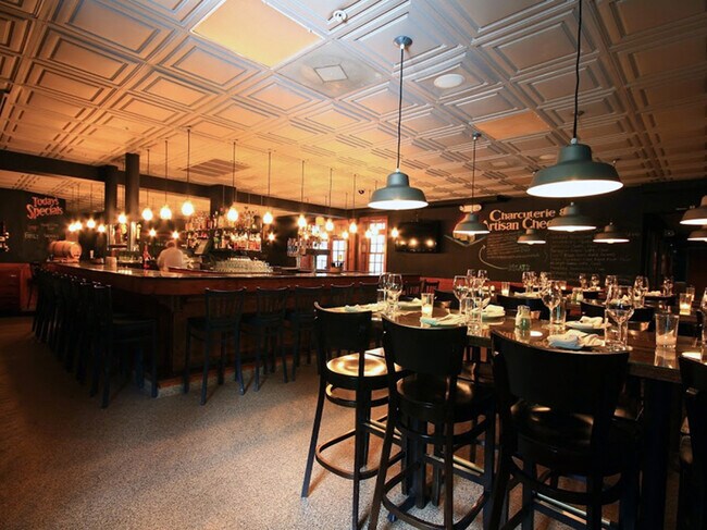 Plus de détails pour 1518-1520 Clipper Mill Rd, Baltimore, MD - Commerce de détail à louer