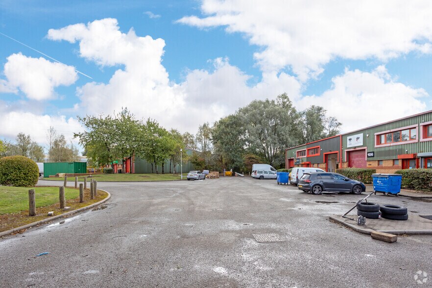 Clearwater Rd, Newport à louer - Photo du bâtiment - Image 3 de 4