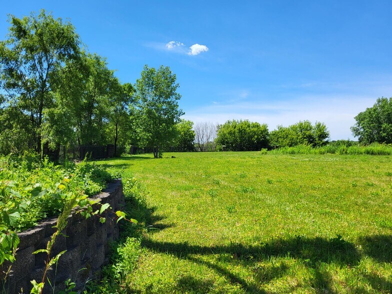 900 E Algonquin Rd, Algonquin, IL à vendre - Photo du bâtiment - Image 2 de 11