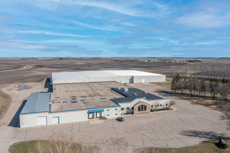 223 1st Ave SE, Clara City, MN for lease - Building Photo - Image 2 of 10