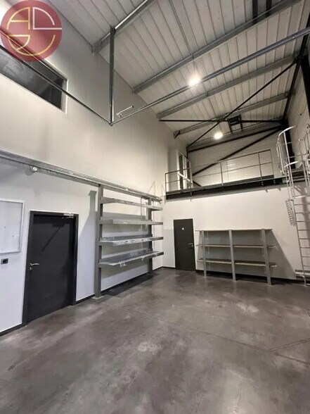 Commerce de détail dans Colomiers à louer - Photo du bâtiment - Image 3 de 13