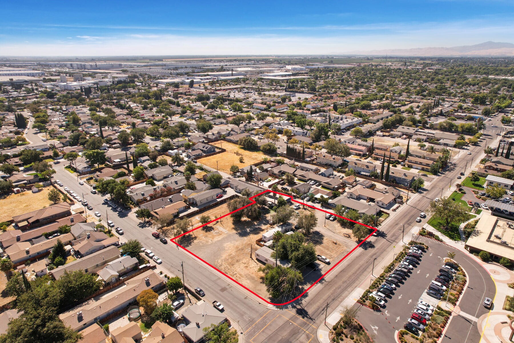 2888 Holly Dr, Tracy, CA à vendre Photo du bâtiment- Image 1 de 1