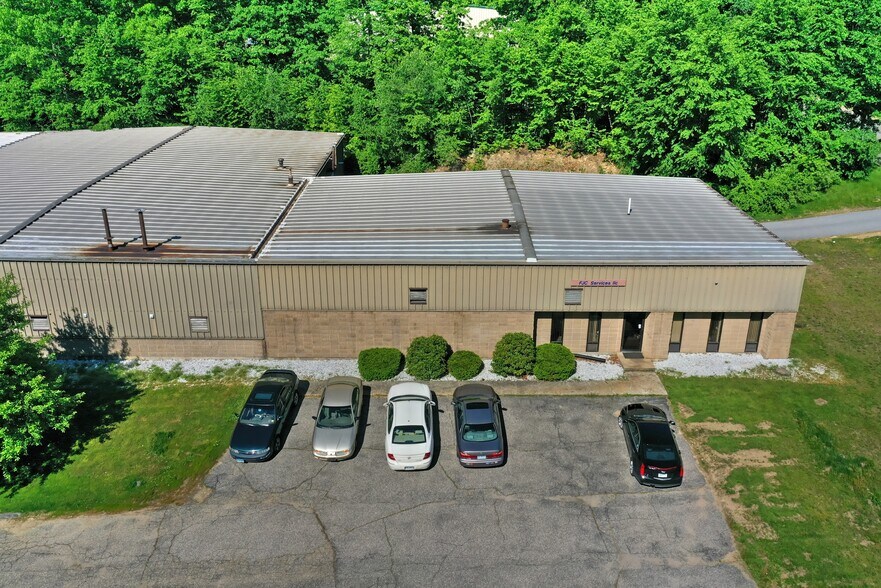 15 Container Dr, Terryville, CT à louer - Photo du bâtiment - Image 2 de 12