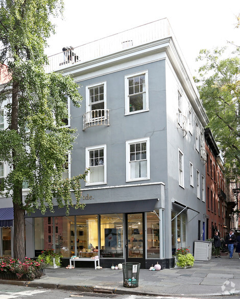 385 Bleecker St, New York, NY for lease - Building Photo - Image 1 of 4