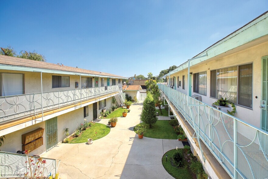 2815-2821 Randolph St, Huntington Park, CA à vendre - Photo du bâtiment - Image 3 de 8