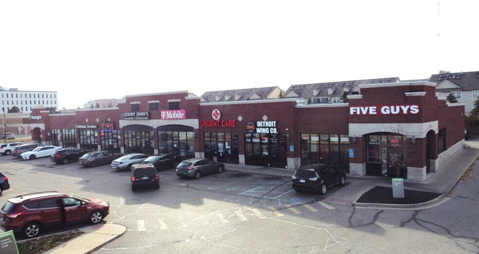 23195 Greenfield Rd, Southfield, MI à louer - Photo du bâtiment - Image 3 de 6