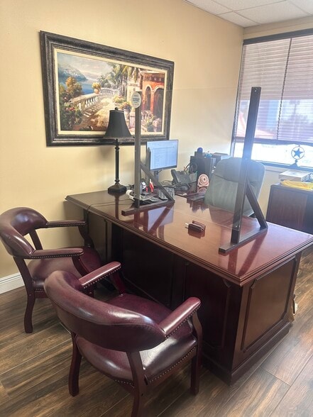 825 E Southmore Ave, Pasadena, TX for lease - Interior Photo - Image 2 of 18