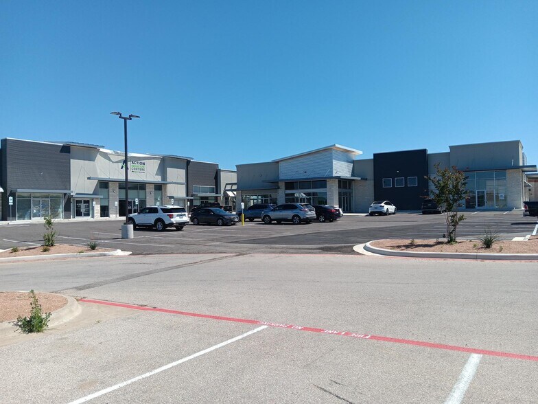 2104 Clear Creek Road, Killeen, TX for lease - Building Photo - Image 3 of 4