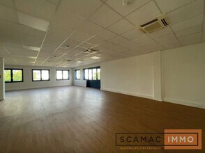 Industriel dans Fresnes à louer Photo intérieure- Image 2 de 2