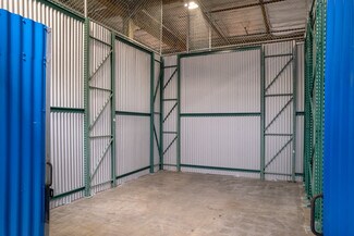 Plus de détails pour 3731 Warner Ave, Santa Ana, CA - Industriel à louer