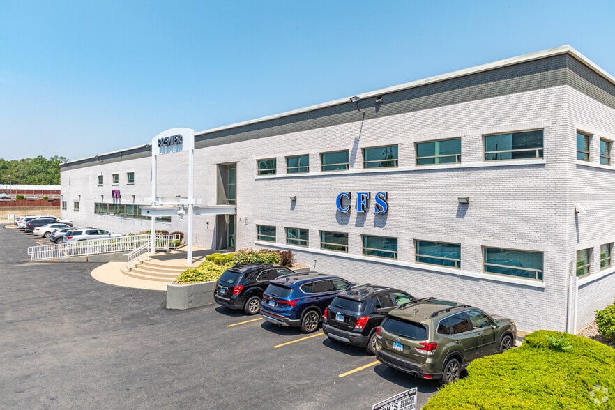 51 W Jackson St, Joliet, IL for lease - Primary Photo - Image 1 of 4