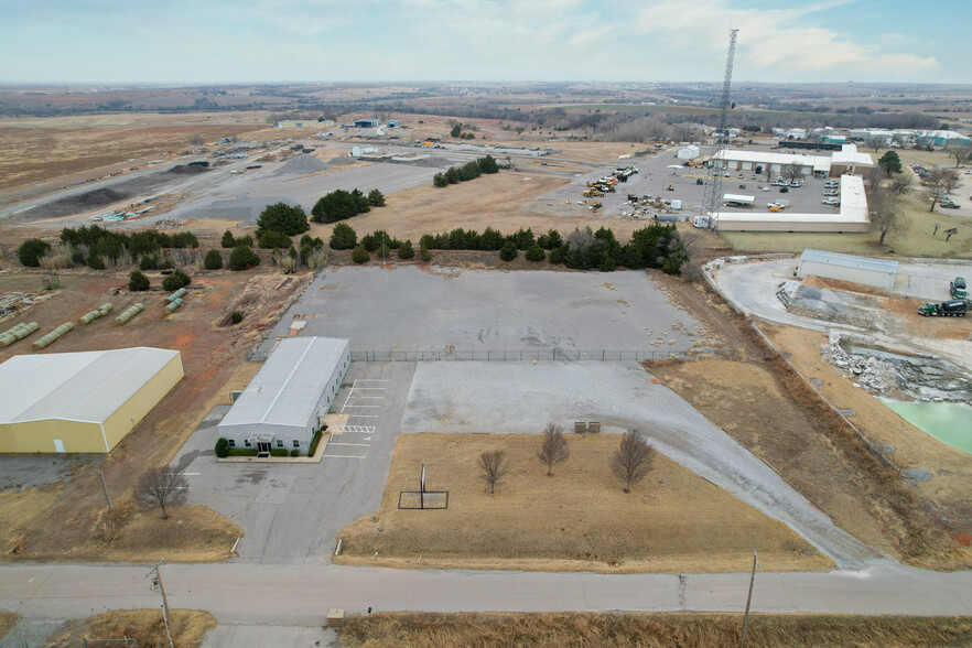 248 Production Rd, Clinton, OK for sale - Building Photo - Image 3 of 32