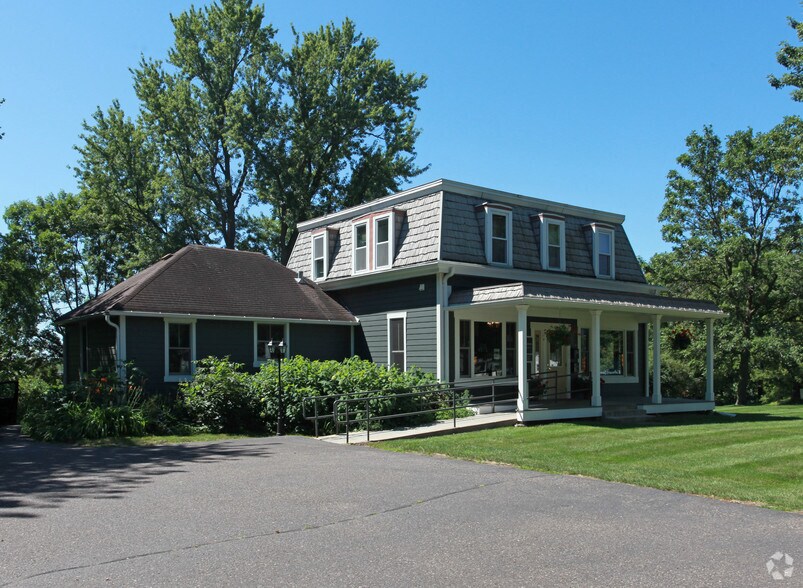 114 E 6th St, New Richmond, WI à vendre - Photo principale - Image 1 de 1